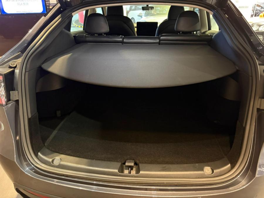 Model Y Standard Range - Image 5